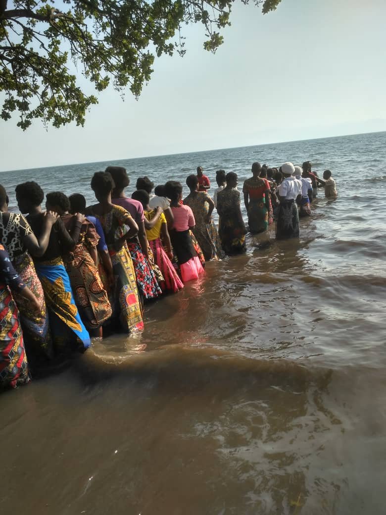 Wayfinder's Evangelism at Lake for Baptism